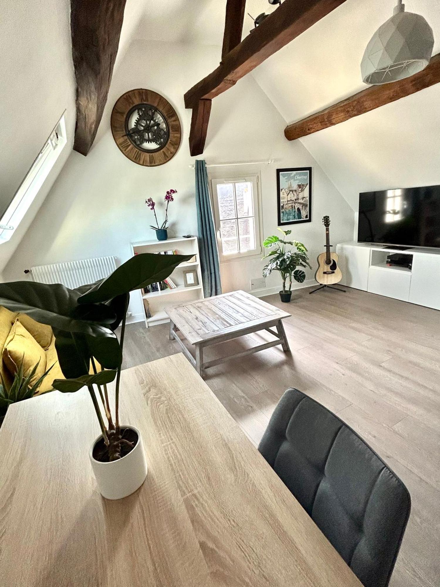 L Ecuyer Appartement Au Coeur Du Quartier Historique Шартър Екстериор снимка