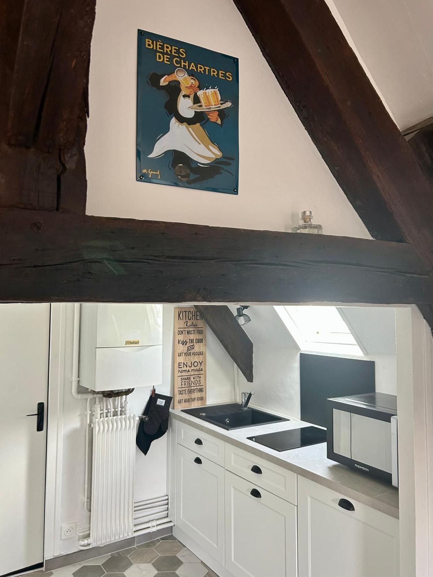 L Ecuyer Appartement Au Coeur Du Quartier Historique Шартър Екстериор снимка